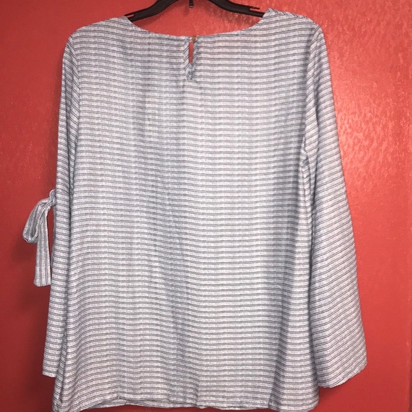 💙New Directions. Precious top! - Picture 6 of 8